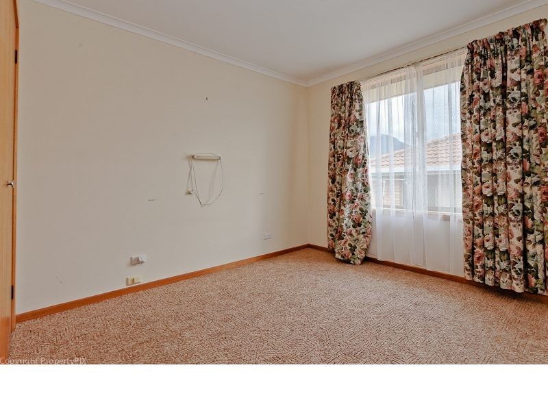 2/36 Cuthbertson Pl, Lenah Valley TAS 7008