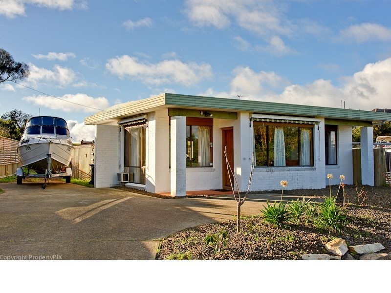 4 Frederick Henry Parade, Cremorne TAS 7024