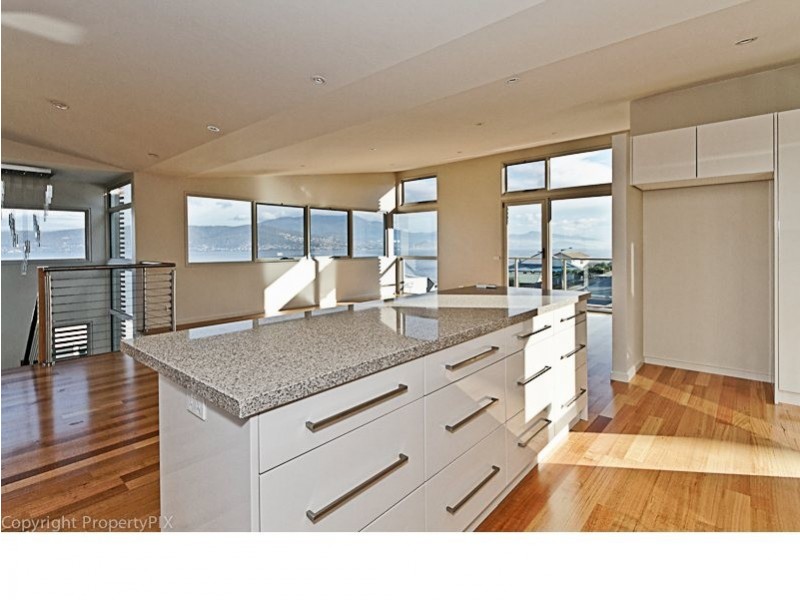 27 Vaughan Court, Tranmere TAS 7018