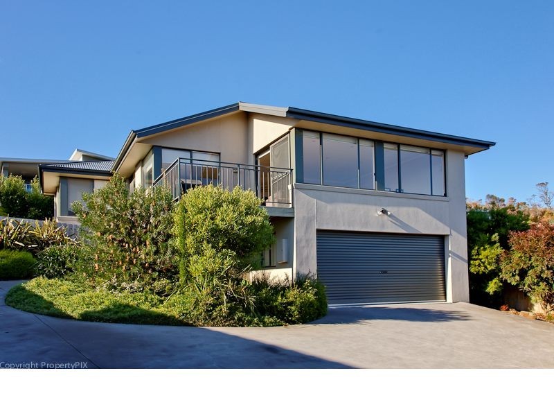 2/716 Oceana Drive, Tranmere TAS 7018