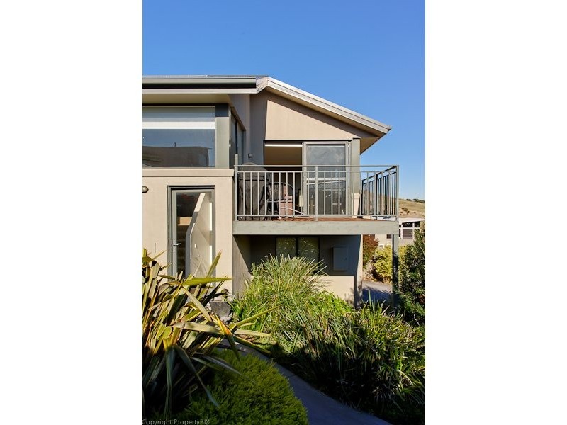 2/716 Oceana Drive, Tranmere TAS 7018