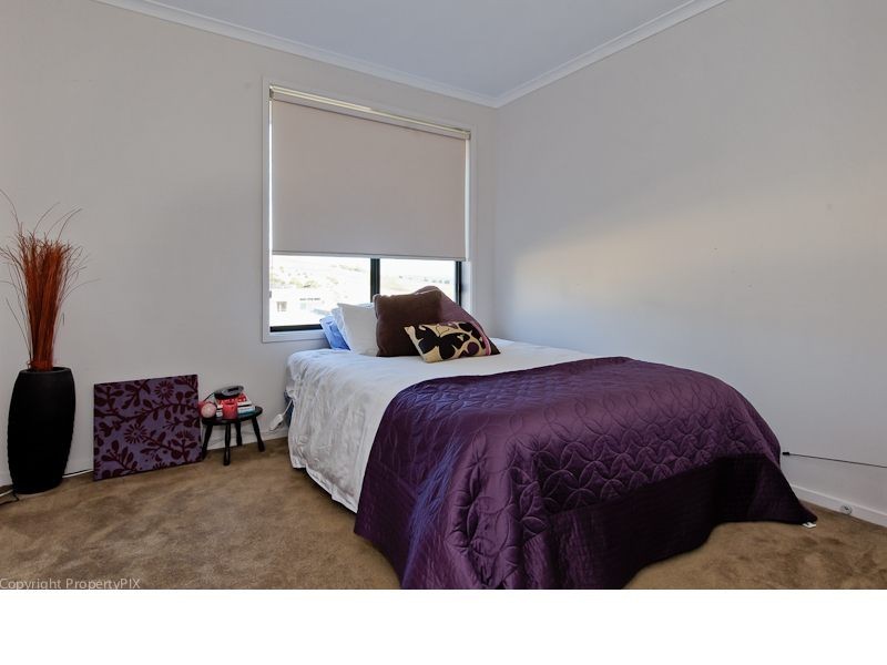 2/716 Oceana Drive, Tranmere TAS 7018