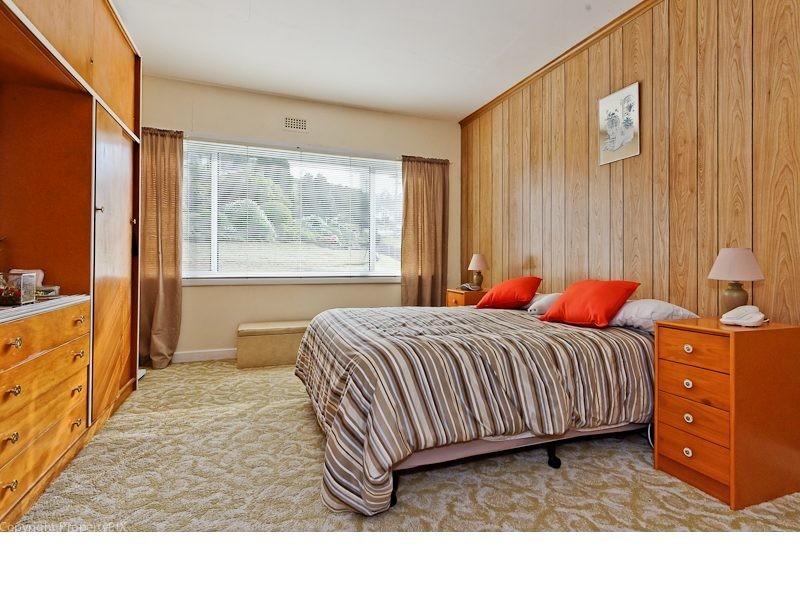 3 Oliver Ave, Lindisfarne TAS 7015