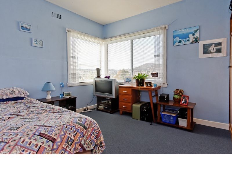 3 Oliver Ave, Lindisfarne TAS 7015