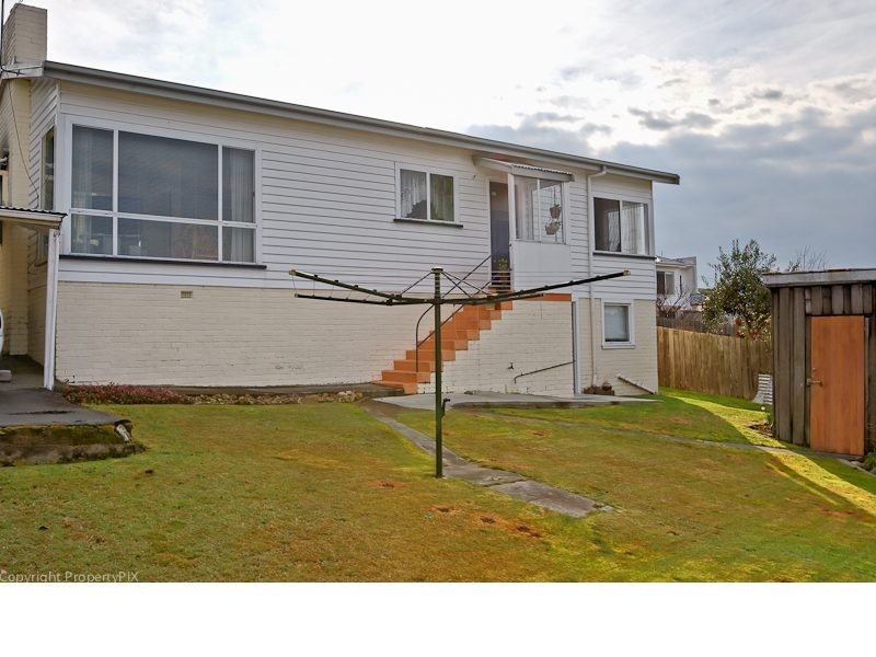 3 Oliver Ave, Lindisfarne TAS 7015