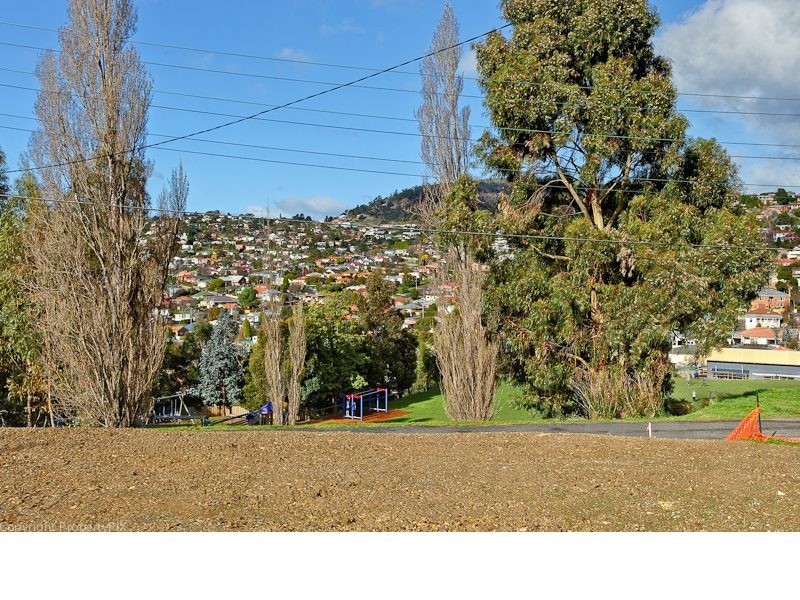 1 Wilks Road, Lenah Valley TAS 7008