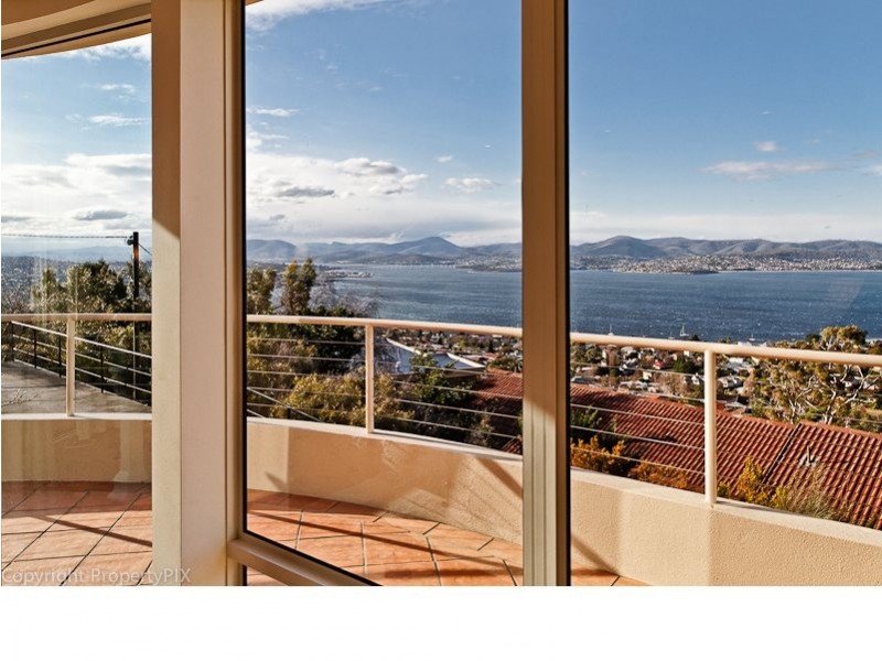 1/22 Marlborough Street, Sandy Bay TAS 7005