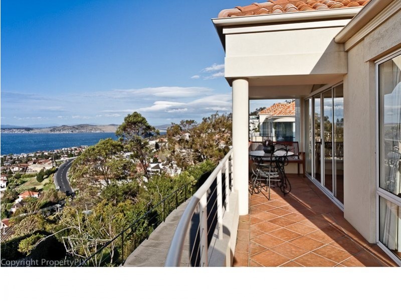1/22 Marlborough Street, Sandy Bay TAS 7005