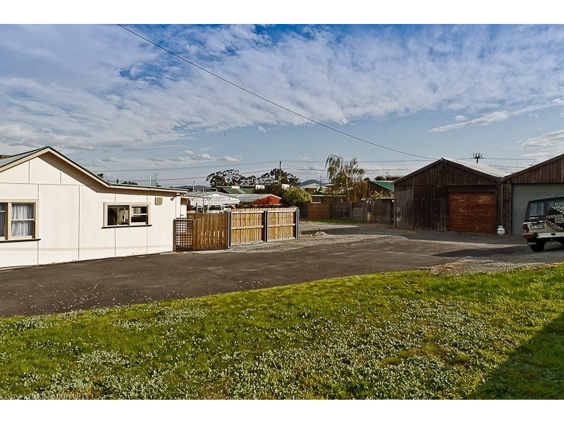 4 Raynors Rd, Midway Point TAS 7171