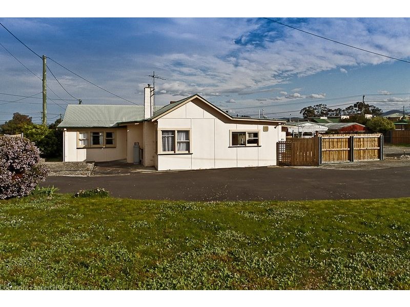 4 Raynors Rd, Midway Point TAS 7171
