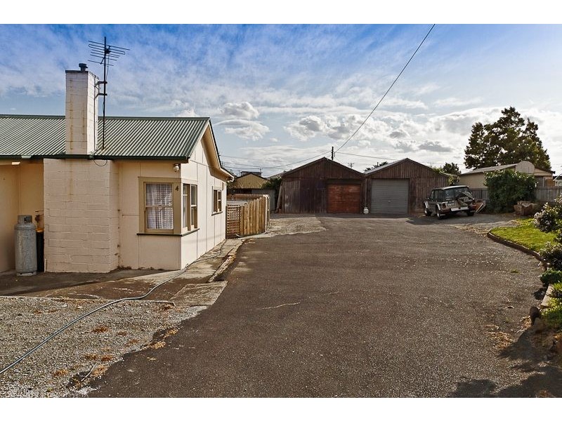 4 Raynors Rd, Midway Point TAS 7171