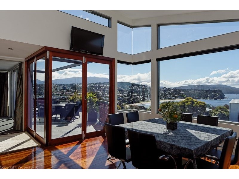 22 Suncoast Dve, Blackmans Bay TAS 7052