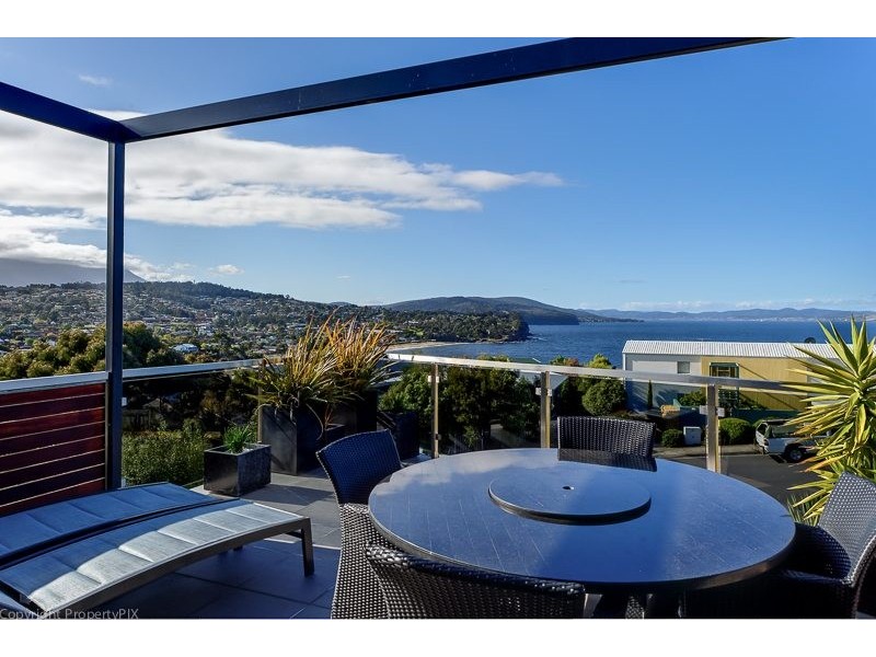 22 Suncoast Dve, Blackmans Bay TAS 7052