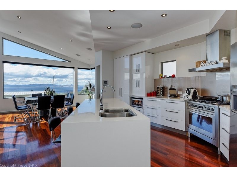 22 Suncoast Dve, Blackmans Bay TAS 7052