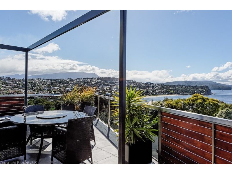 22 Suncoast Dve, Blackmans Bay TAS 7052