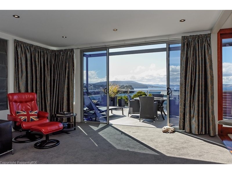 22 Suncoast Dve, Blackmans Bay TAS 7052