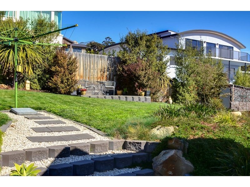 22 Suncoast Dve, Blackmans Bay TAS 7052