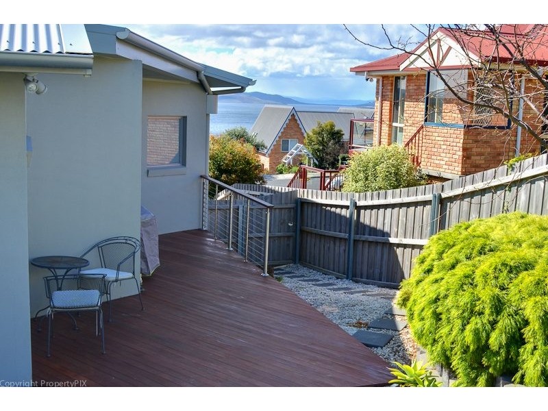 22 Suncoast Dve, Blackmans Bay TAS 7052