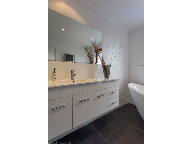 121 Terrina Street, Lauderdale TAS 7021