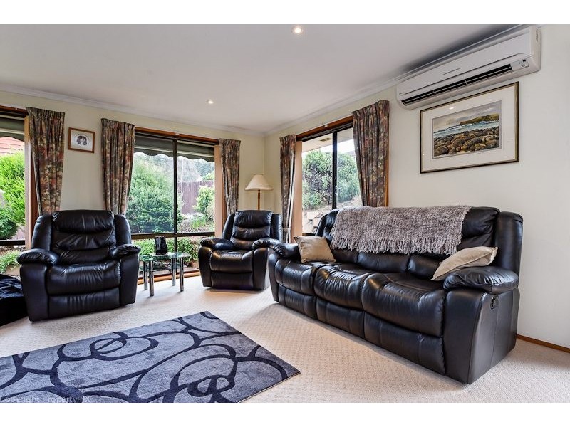 11 Hillside Drive, Blackmans Bay TAS 7052