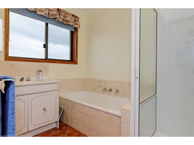 11 Hillside Drive, Blackmans Bay TAS 7052