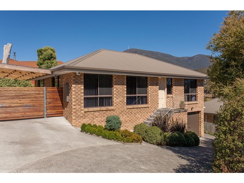1/29 Cuthbertson Place, Lenah Valley TAS 7008