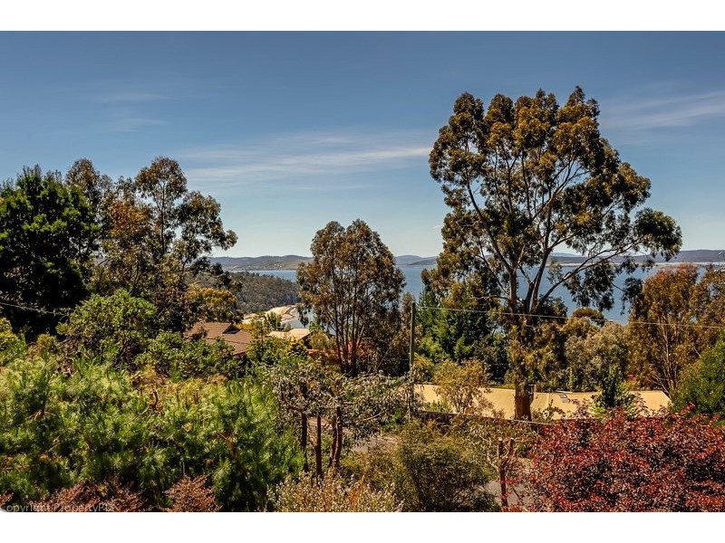 60A Jindabyne Rd, Kingston Beach TAS 7050