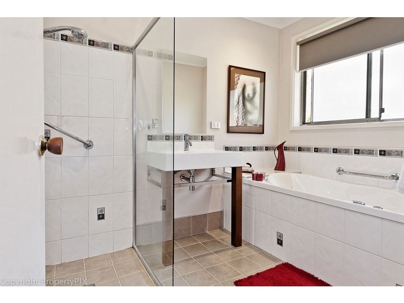 71 Lindhill Ave, Geilston Bay TAS 7015