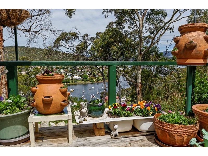 220 Geilston Bay Road, Geilston Bay TAS 7015