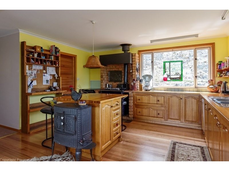 220 Geilston Bay Road, Geilston Bay TAS 7015