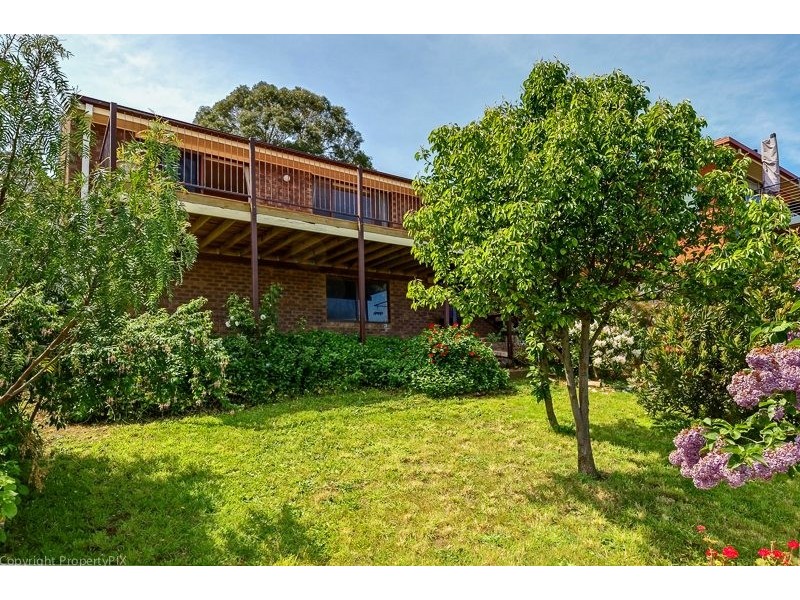 43 Karoola Road, Lindisfarne TAS 7015