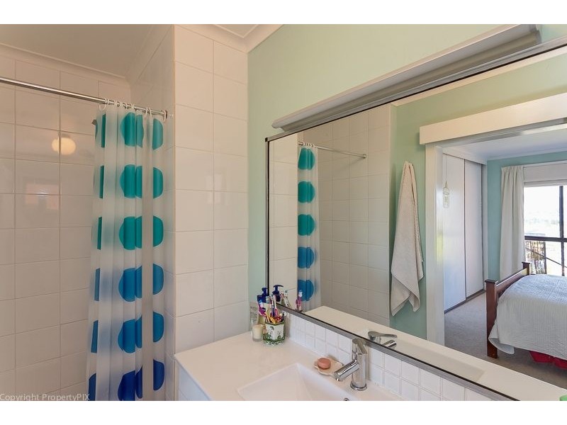 43 Karoola Road, Lindisfarne TAS 7015