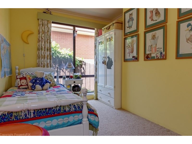 43 Karoola Road, Lindisfarne TAS 7015