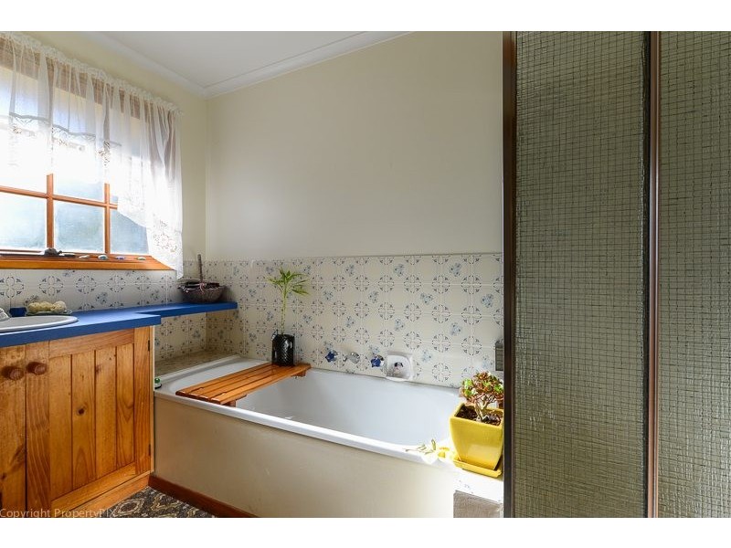 18 Siandra Crescent, Geilston Bay TAS 7015