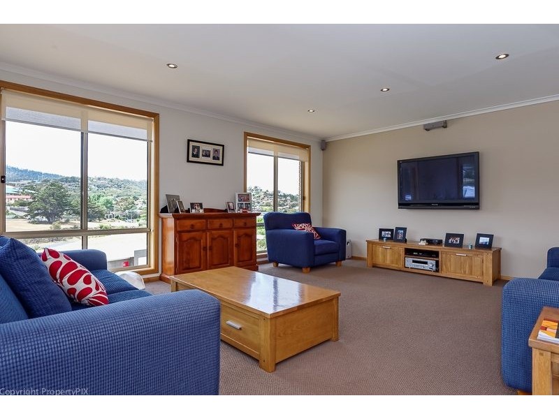 15 Dumbarton Drive, Geilston Bay TAS 7015