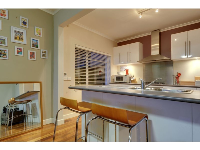 76 Karoola Road, Lindisfarne TAS 7015