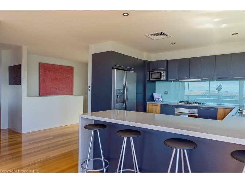 8 Nicholas Dve, Sandy Bay TAS 7005