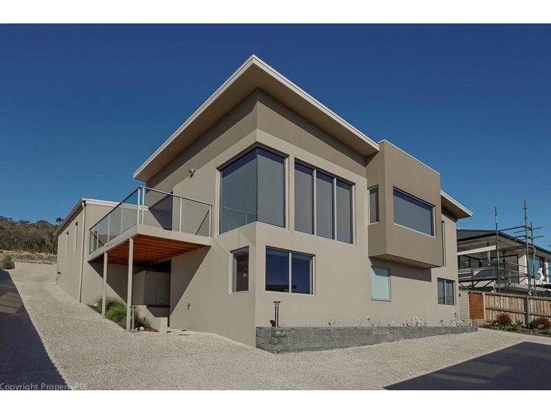 1/607 Oceana Dve, Howrah TAS 7018