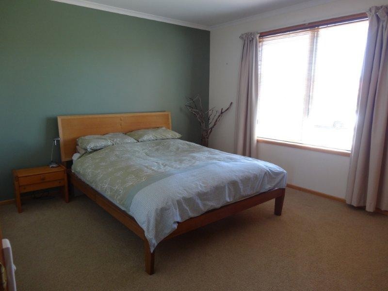 25 Manor Gardens, Kingston TAS 7050
