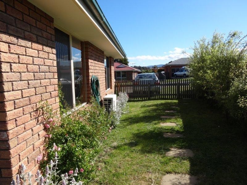 25 Manor Gardens, Kingston TAS 7050