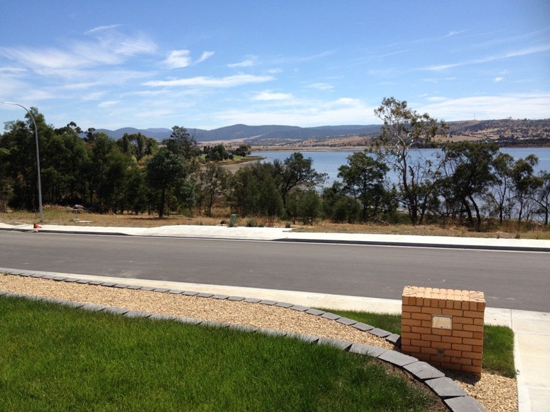 50 Esplanade, Midway Point TAS 7171