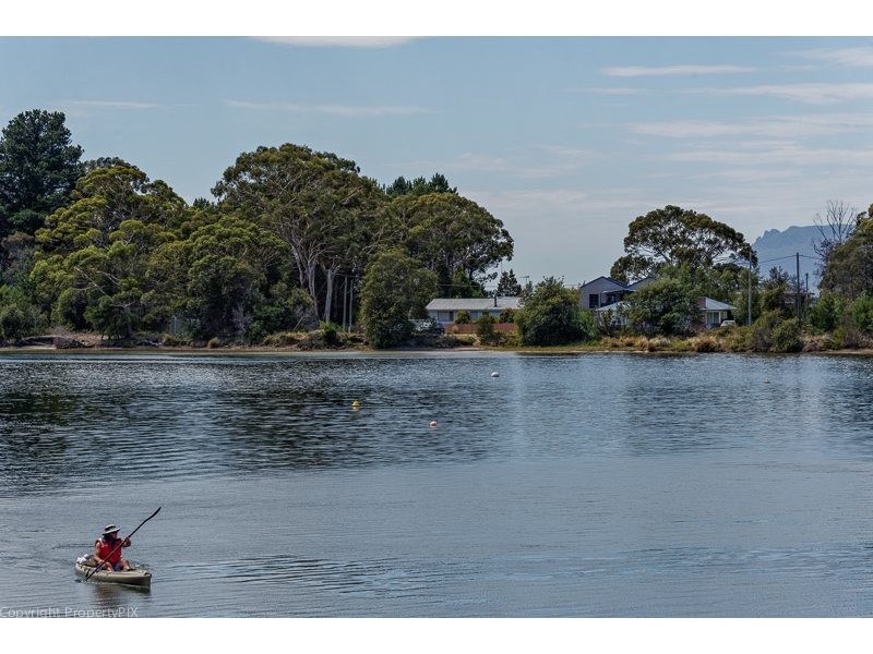 8A Esplanade, Orford TAS 7190