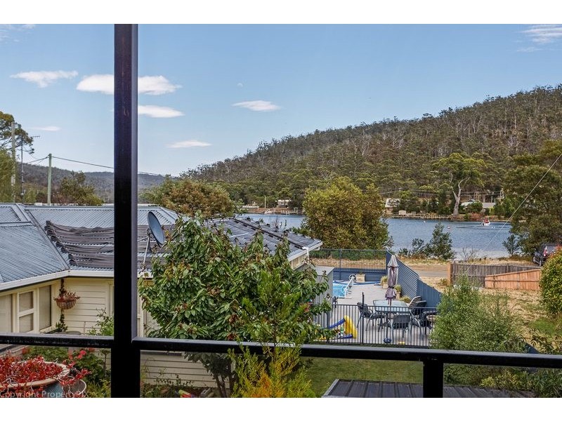 8A Esplanade, Orford TAS 7190