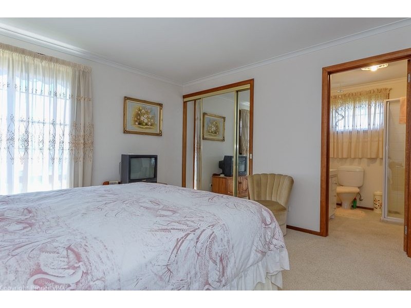 24 Topham Street, Rose Bay TAS 7015