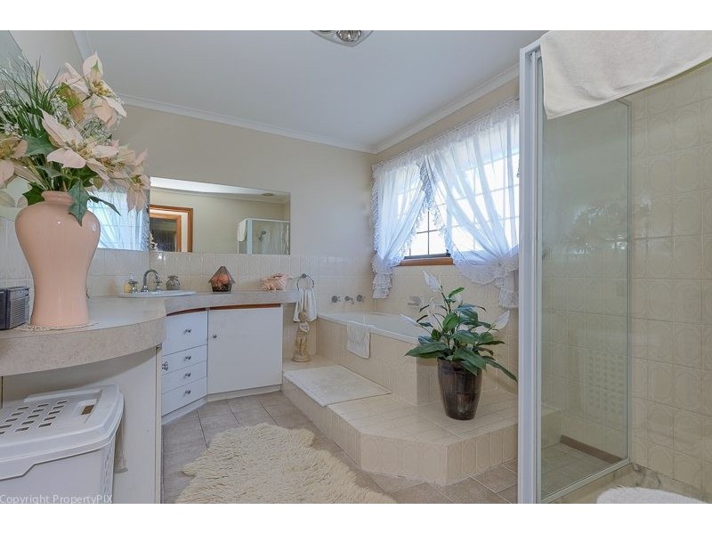 24 Topham Street, Rose Bay TAS 7015