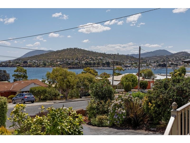 24 Topham Street, Rose Bay TAS 7015