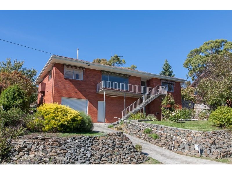 28 Sharps Rd, Lenah Valley TAS 7008