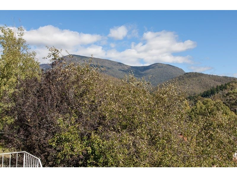 28 Sharps Rd, Lenah Valley TAS 7008