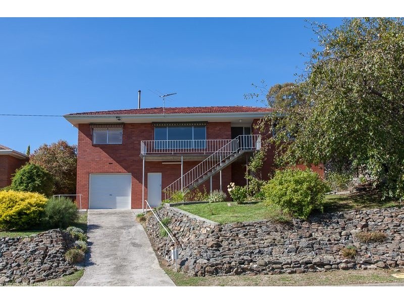 28 Sharps Rd, Lenah Valley TAS 7008