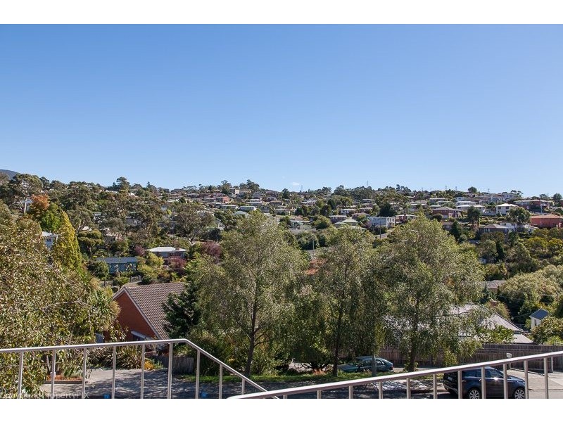 28 Sharps Rd, Lenah Valley TAS 7008